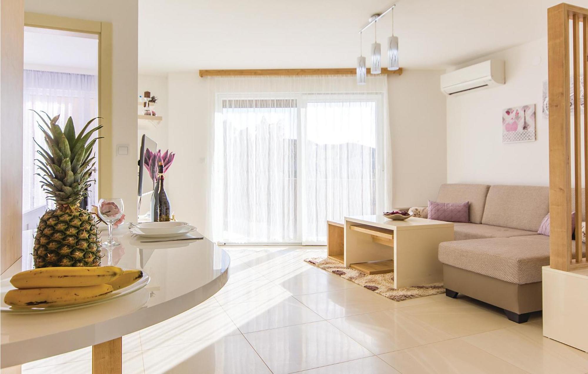 Lovely Apartment In Medulin With Kitchen Extérieur photo