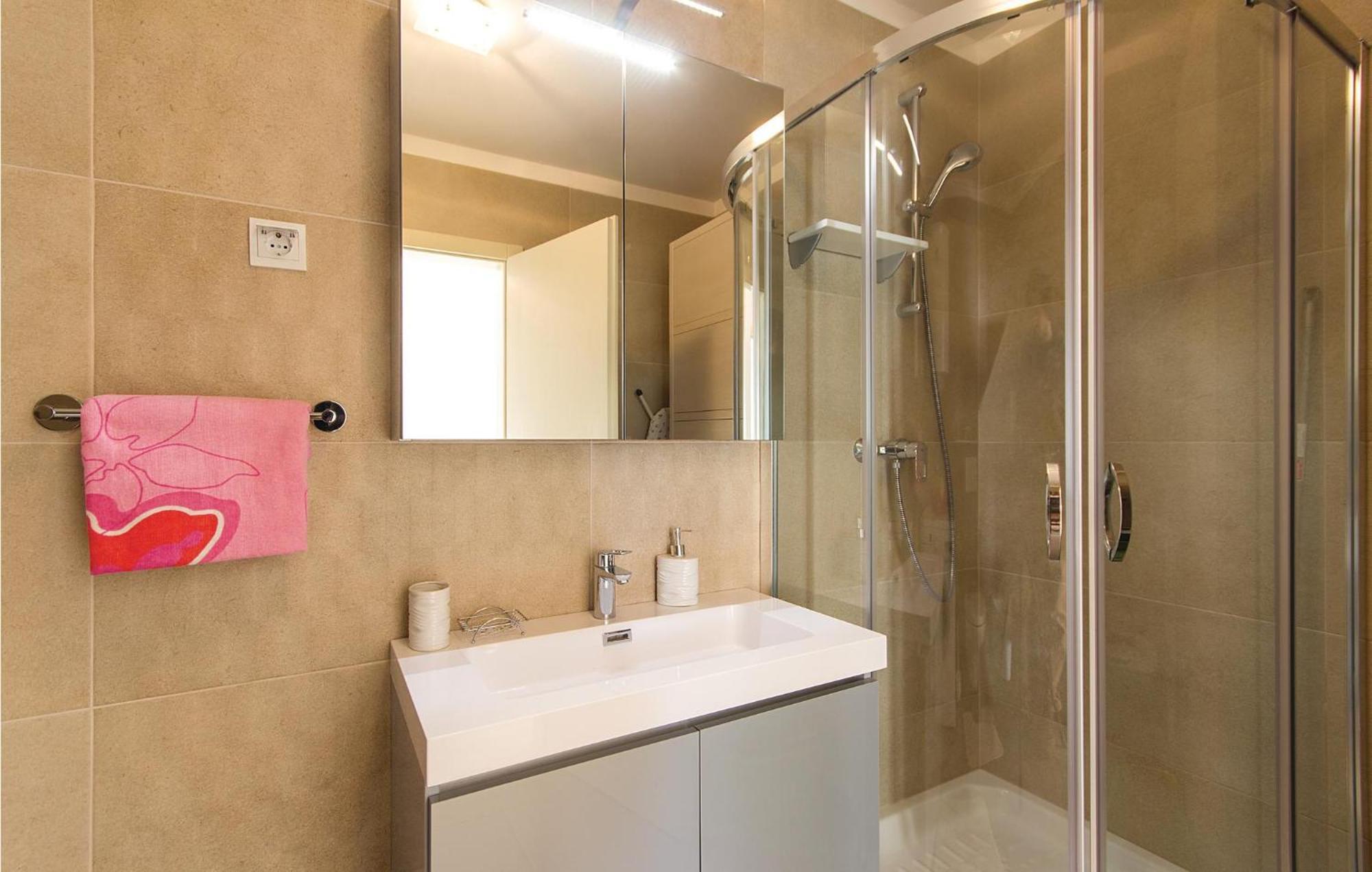 Lovely Apartment In Medulin With Kitchen Extérieur photo